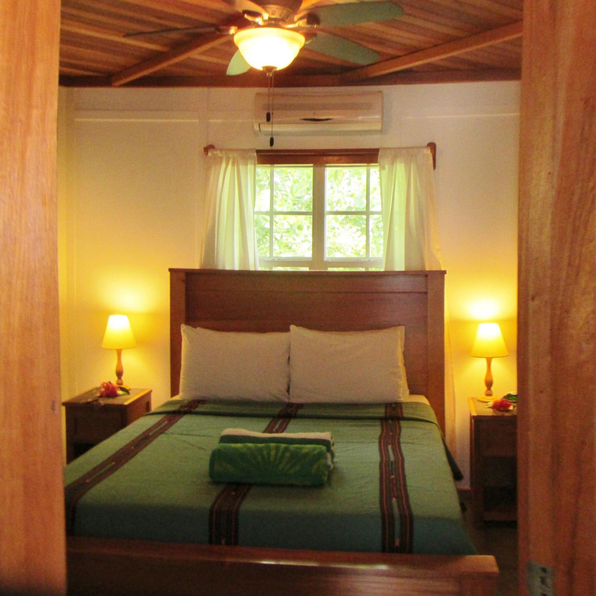 Cocotal Inn And Cabanas سان بيدرو الغرفة الصورة