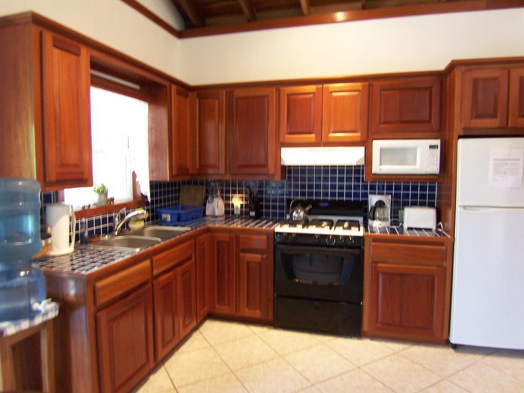 Cocotal Inn And Cabanas سان بيدرو الغرفة الصورة